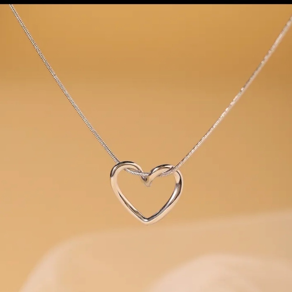 Dainty Hear Shaped Necklace in Gold and Silver - Picture 2 of 6